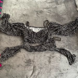 SHEIN Crop Top with Flare Sleeve